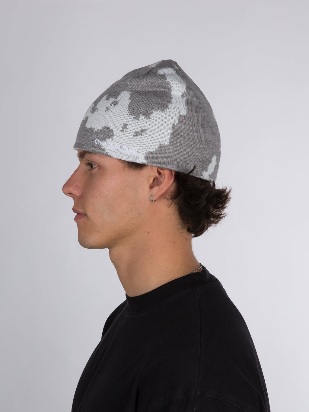 PATTERN BEANIE – GREY