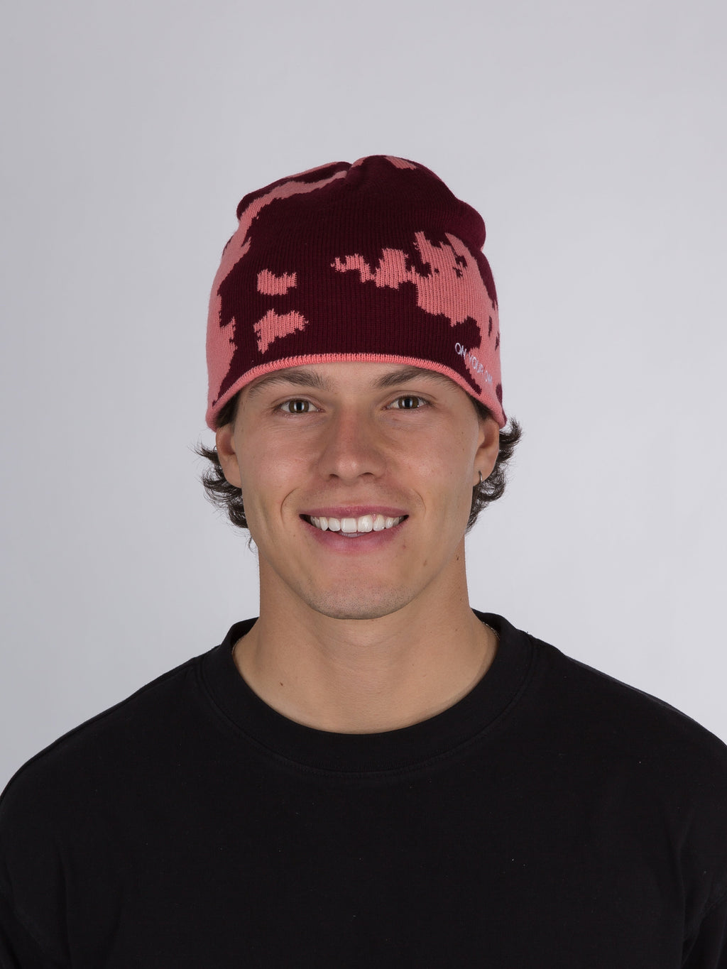 PATTERN BEANIE – RED