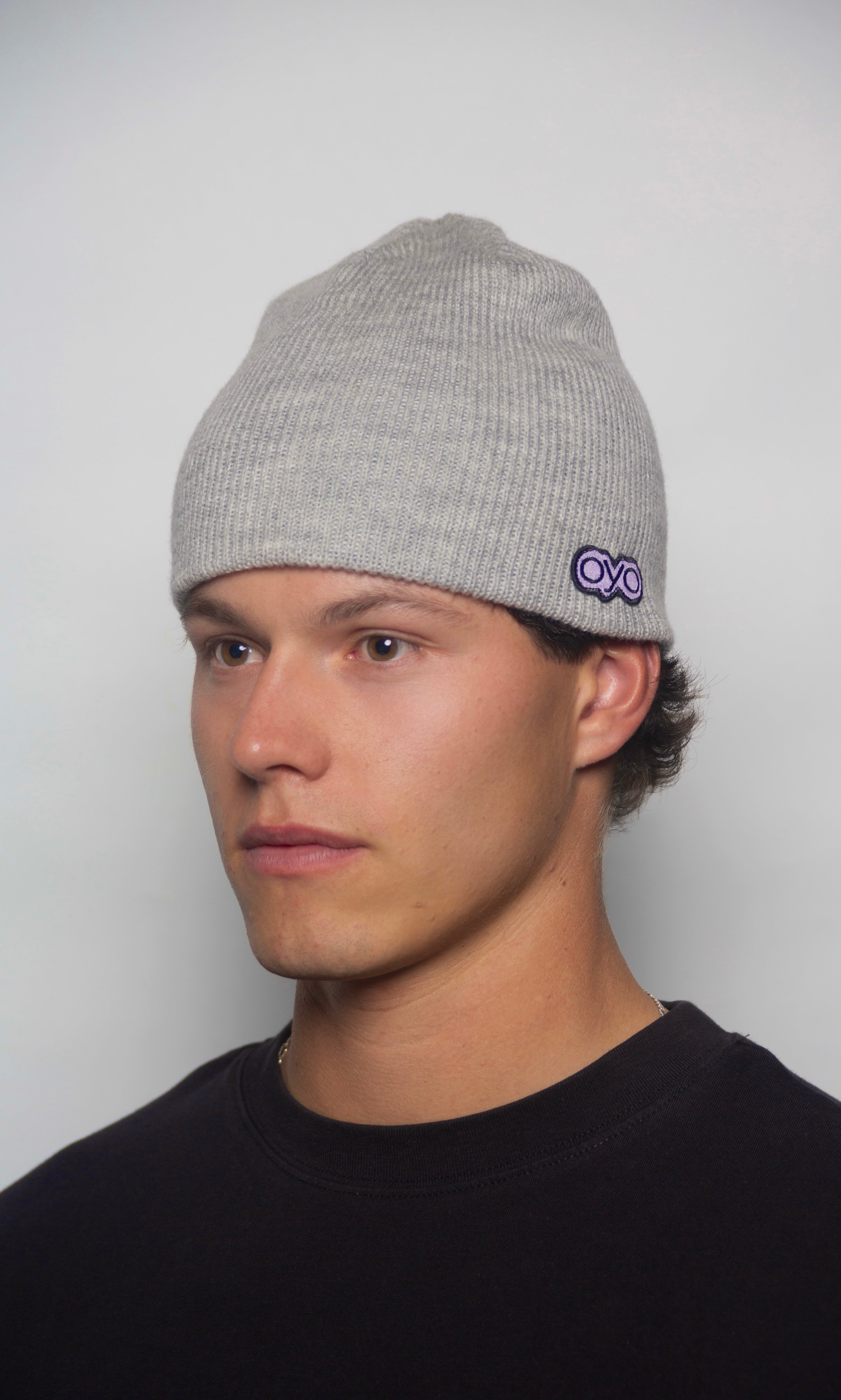 RIBBED BEANIE – GREY