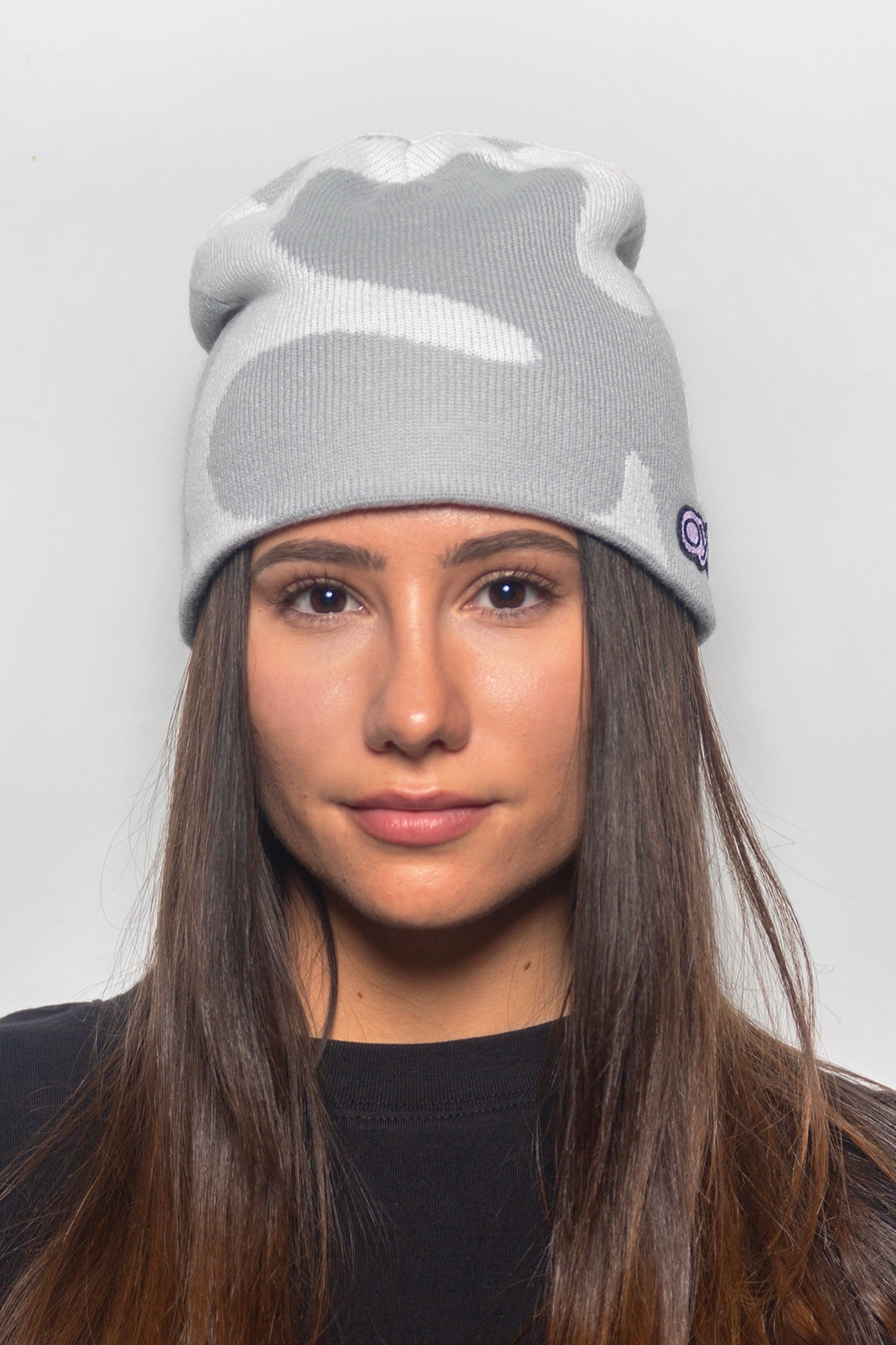 PATTERN BEANIE – GREY