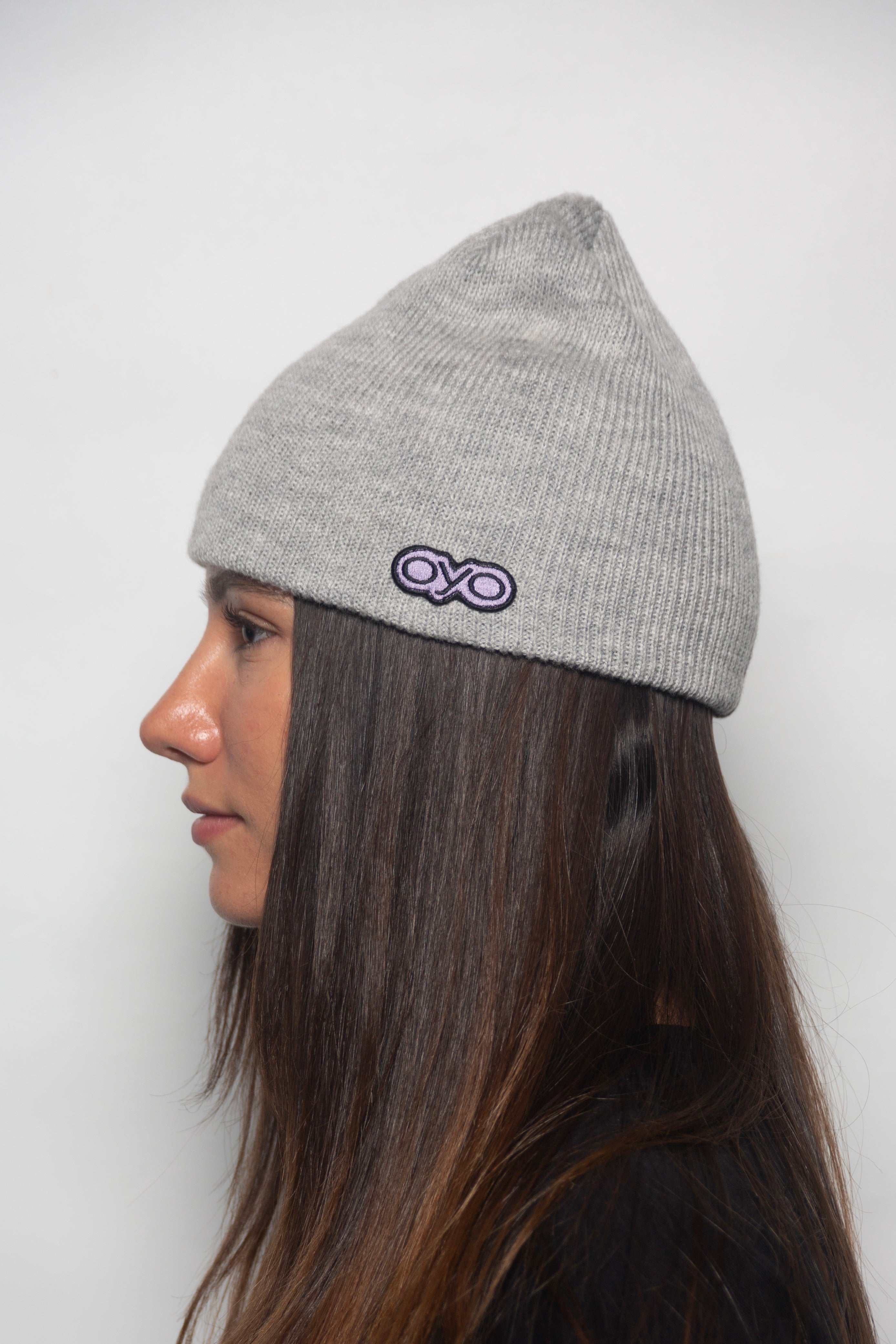 RIBBED BEANIE – GREY