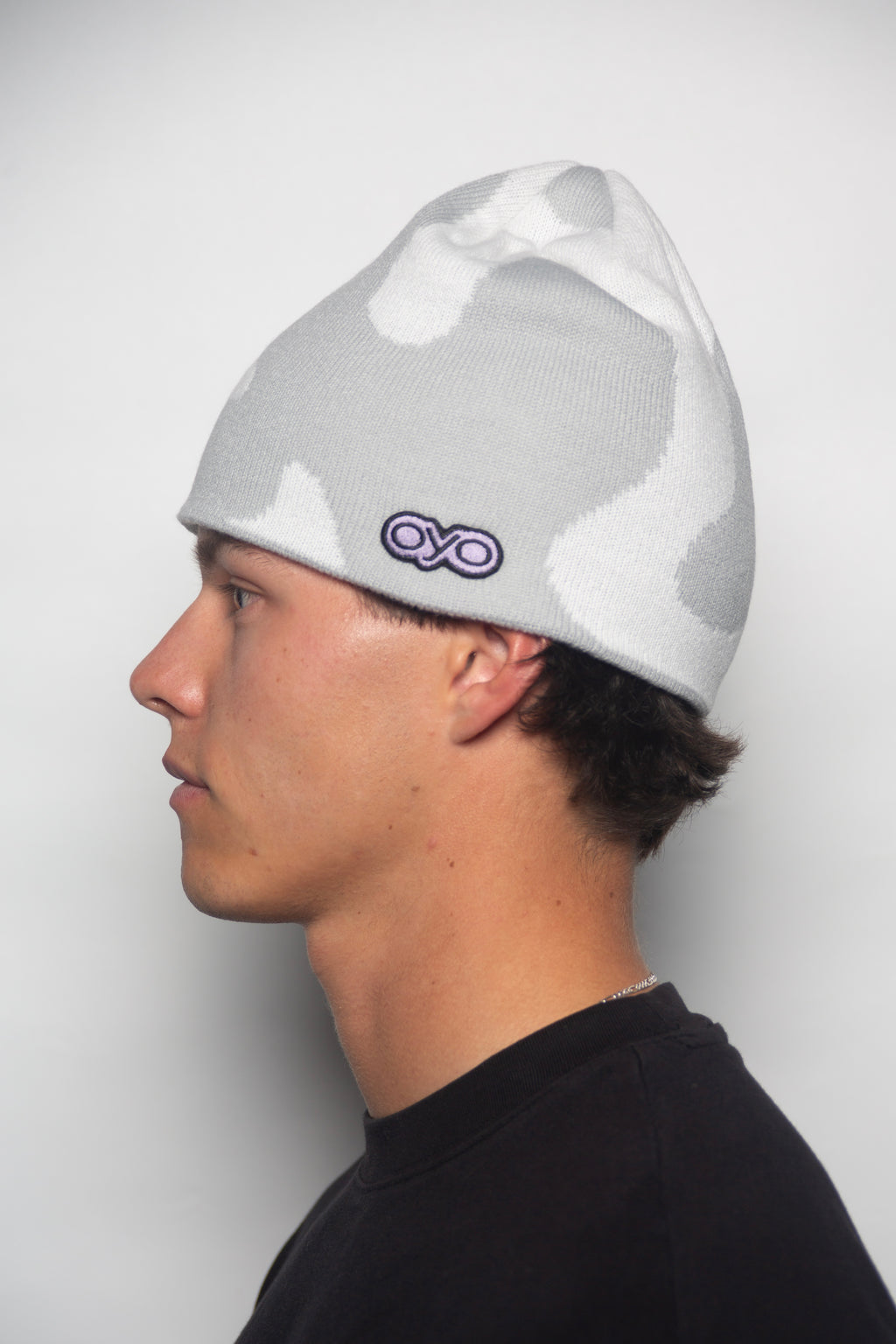 PATTERN BEANIE – GREY