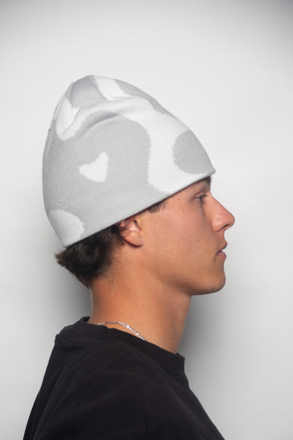 PATTERN BEANIE – GREY