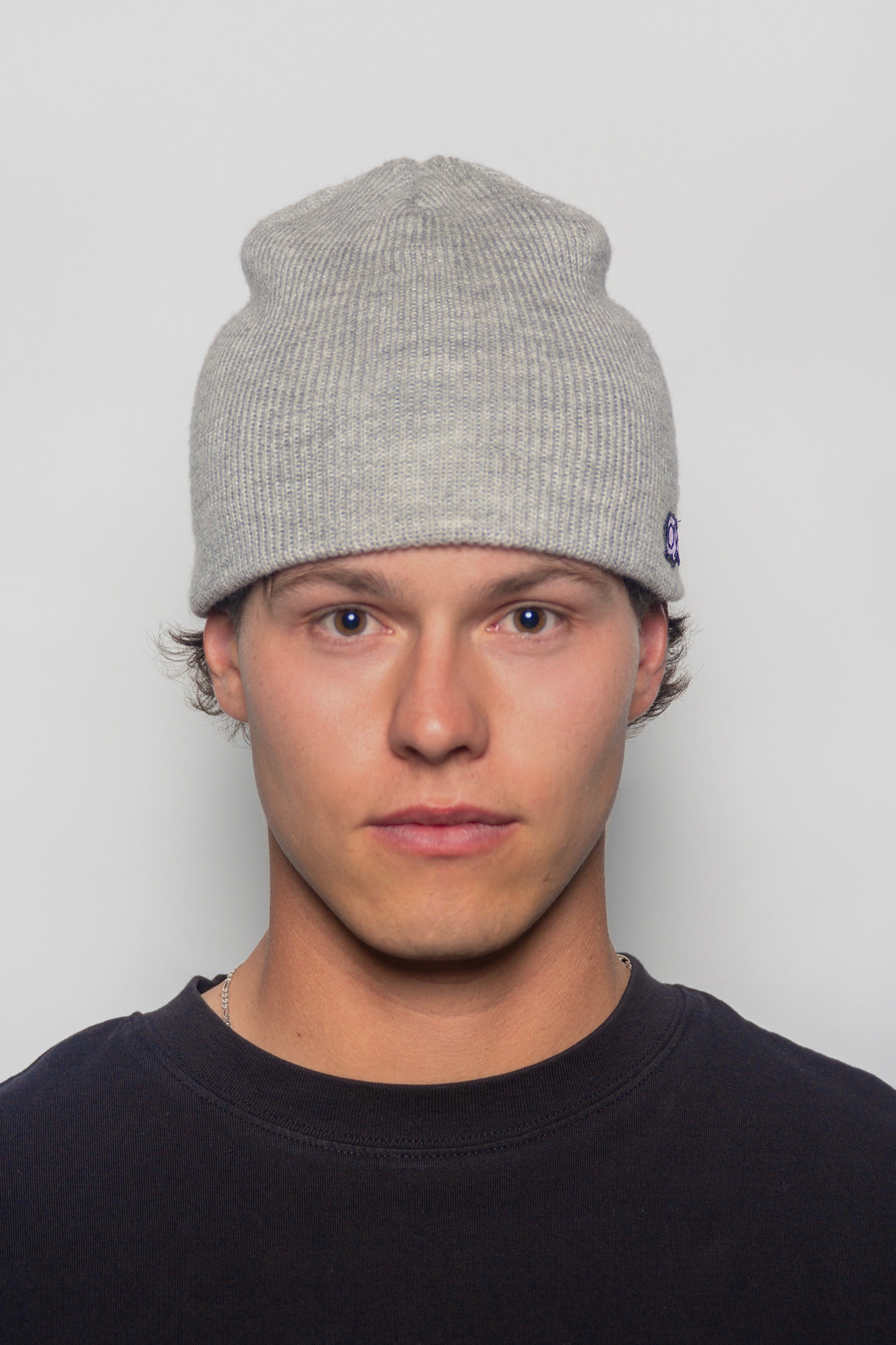 RIBBED BEANIE – GREY