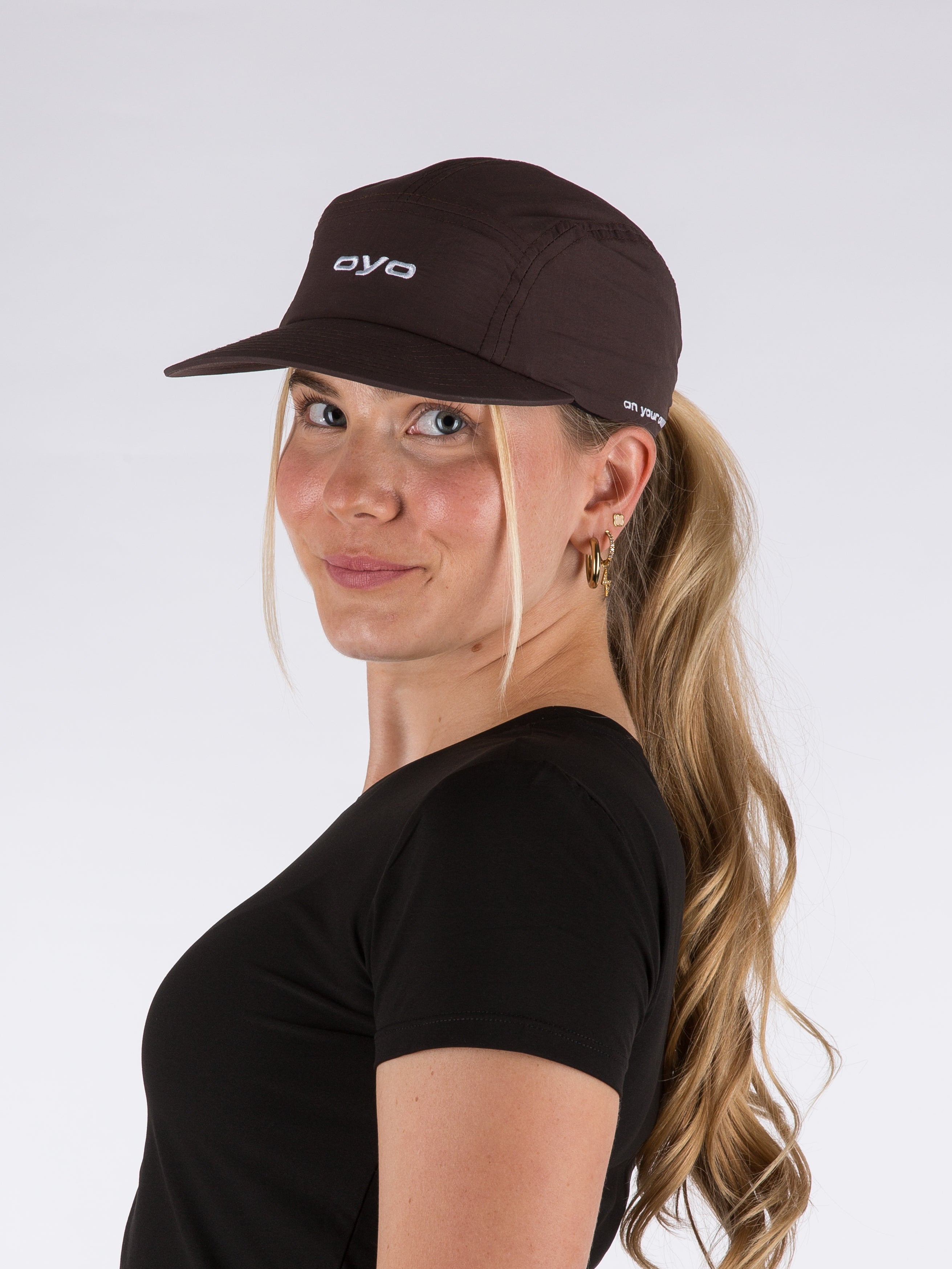 SPORTS CAP - BROWN